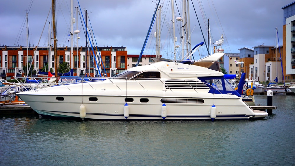 Piloter un bateau moteur sans permis