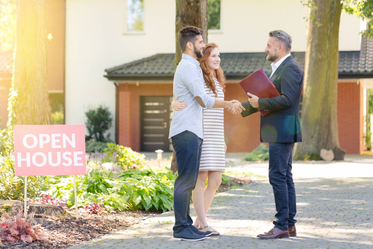 Pourquoi travailler avec une agence immobilière est indispensable ?