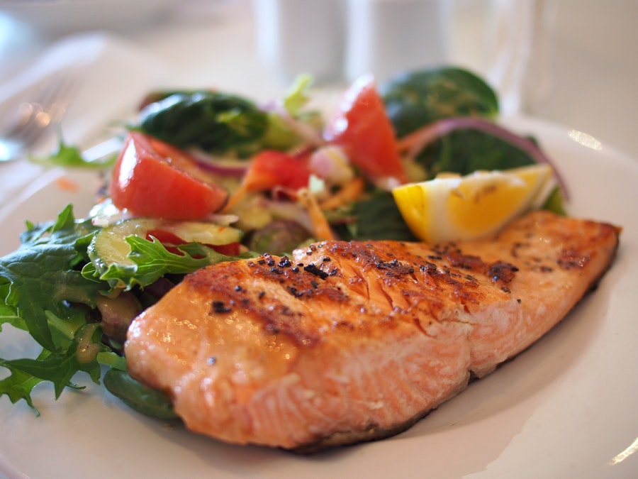 Enlever l'odeur du poisson dans la maison : Nos conseils et astuces