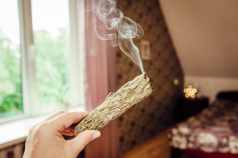 Comment purifier sa maison : le nettoyage énergétique