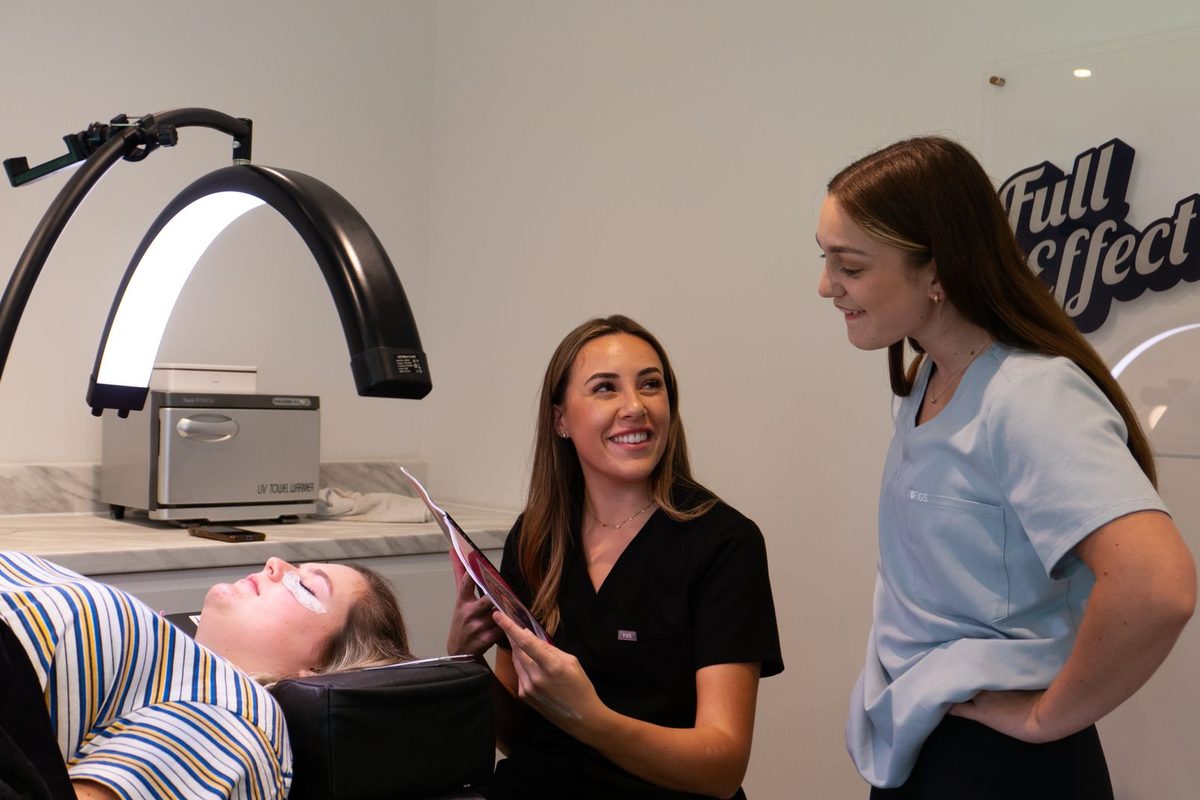 Consultation dermatologique dans un cabinet moderne