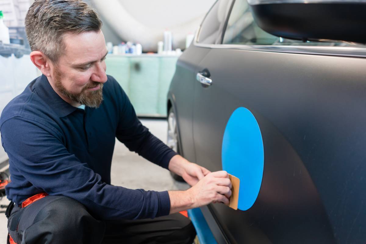 5 astuces pour réussir la pose de ses stickers de voiture